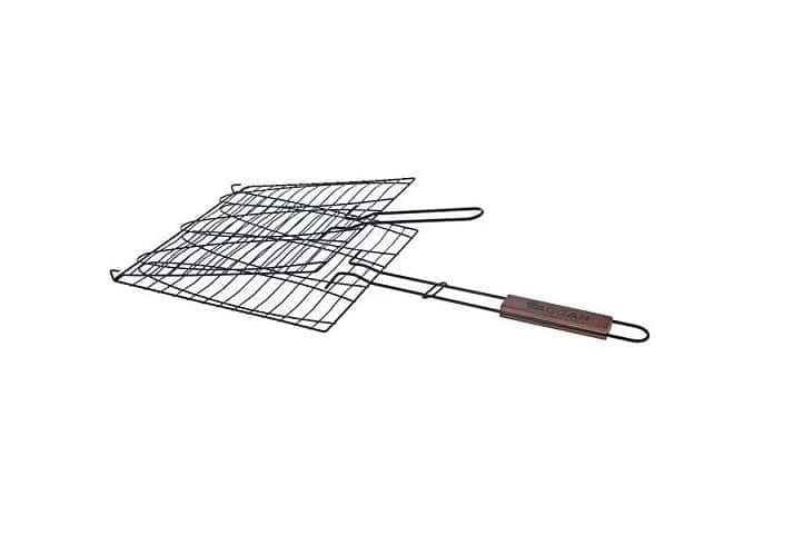 FISH GRILL FOR 3 FISHES, NON STICK BLACK COATING, SIZE L59X28X28CM, WITH WOODEN HANDLE, WITH BURNED VAGGAN LOGO